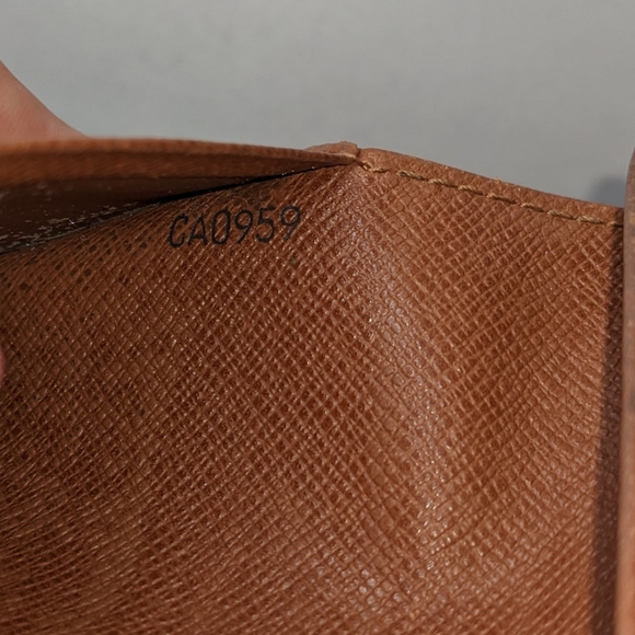 Authentic Louis Vuitton monogram tresor wallet - Picture 13 of 15